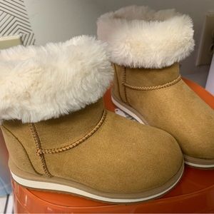Tan fur boots